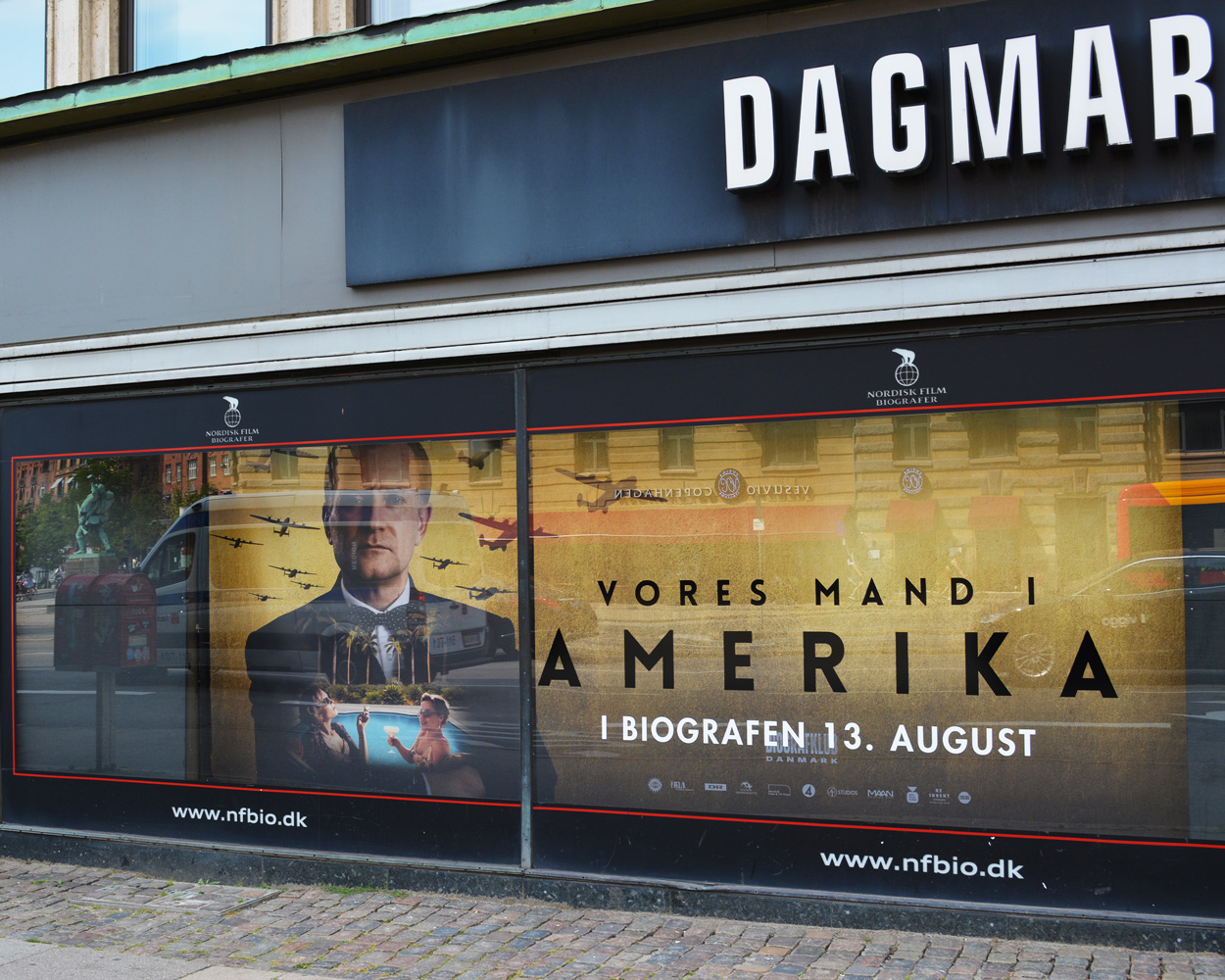 Vores mand i Amerika - Vinduesfoliering
